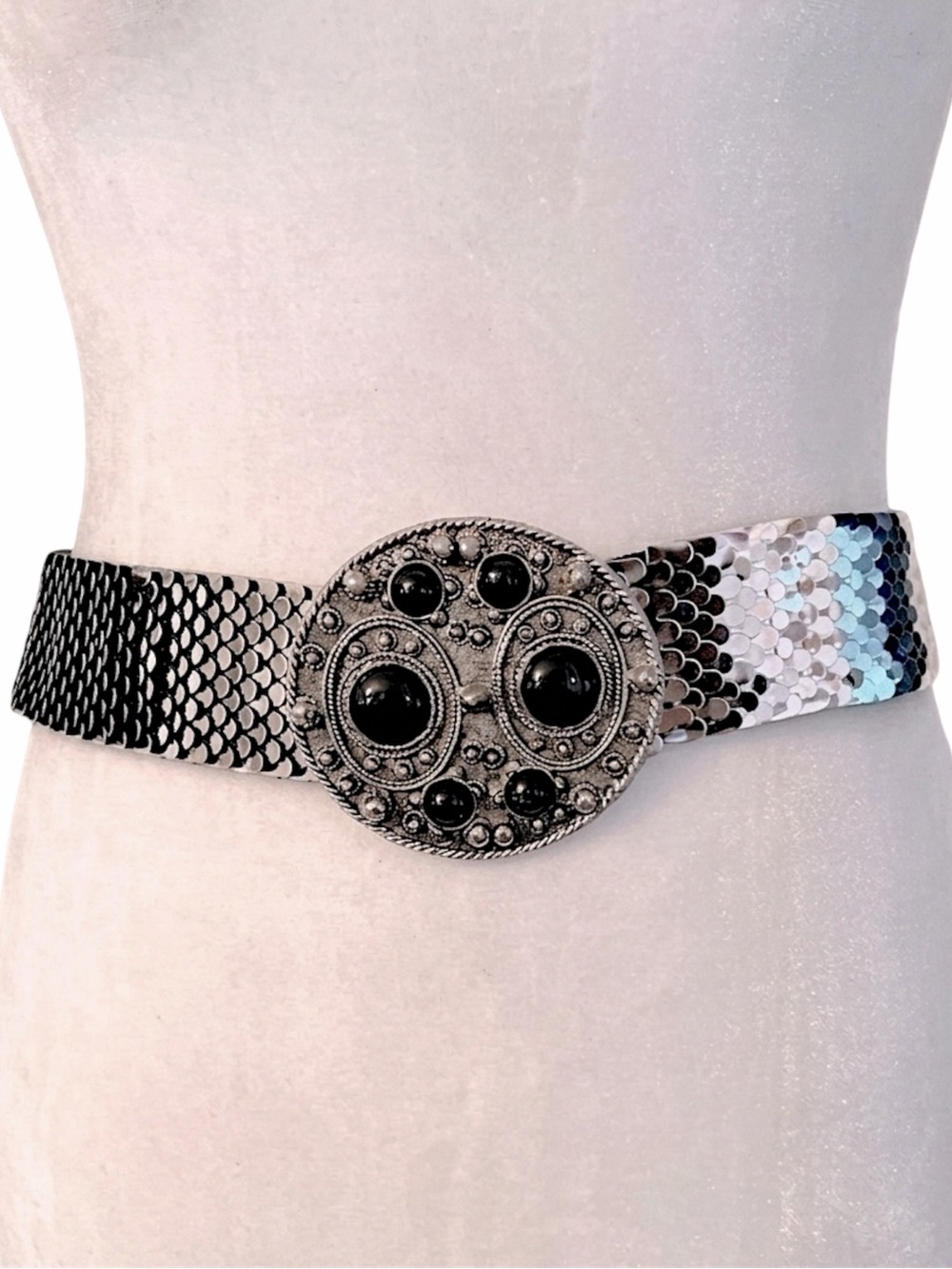 Vintage stretch statement belt silver toned metal disks ornate buckle EUC - Picture 1 of 7